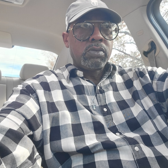 Meet your Posher, Anthony - Picture 2 of 3